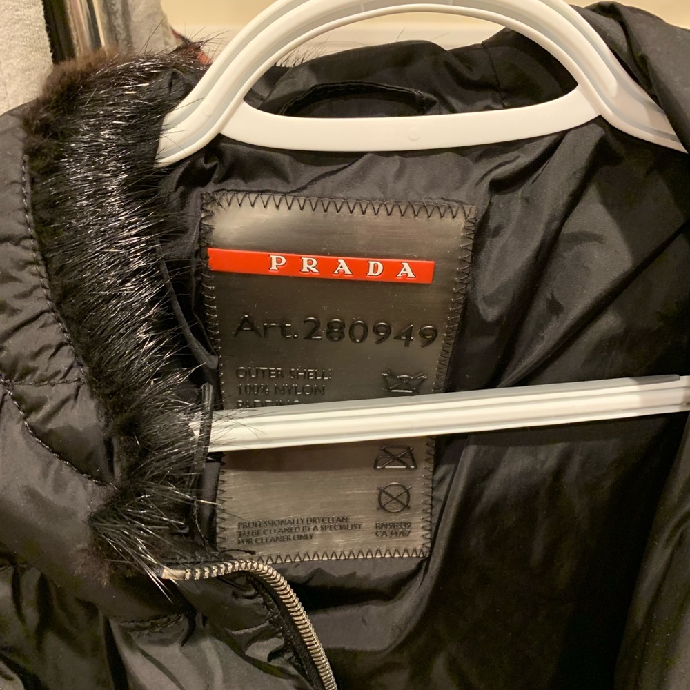 Prada like new beautiful winter coat size medium..